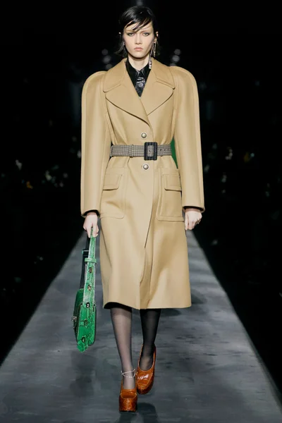 Look 1
